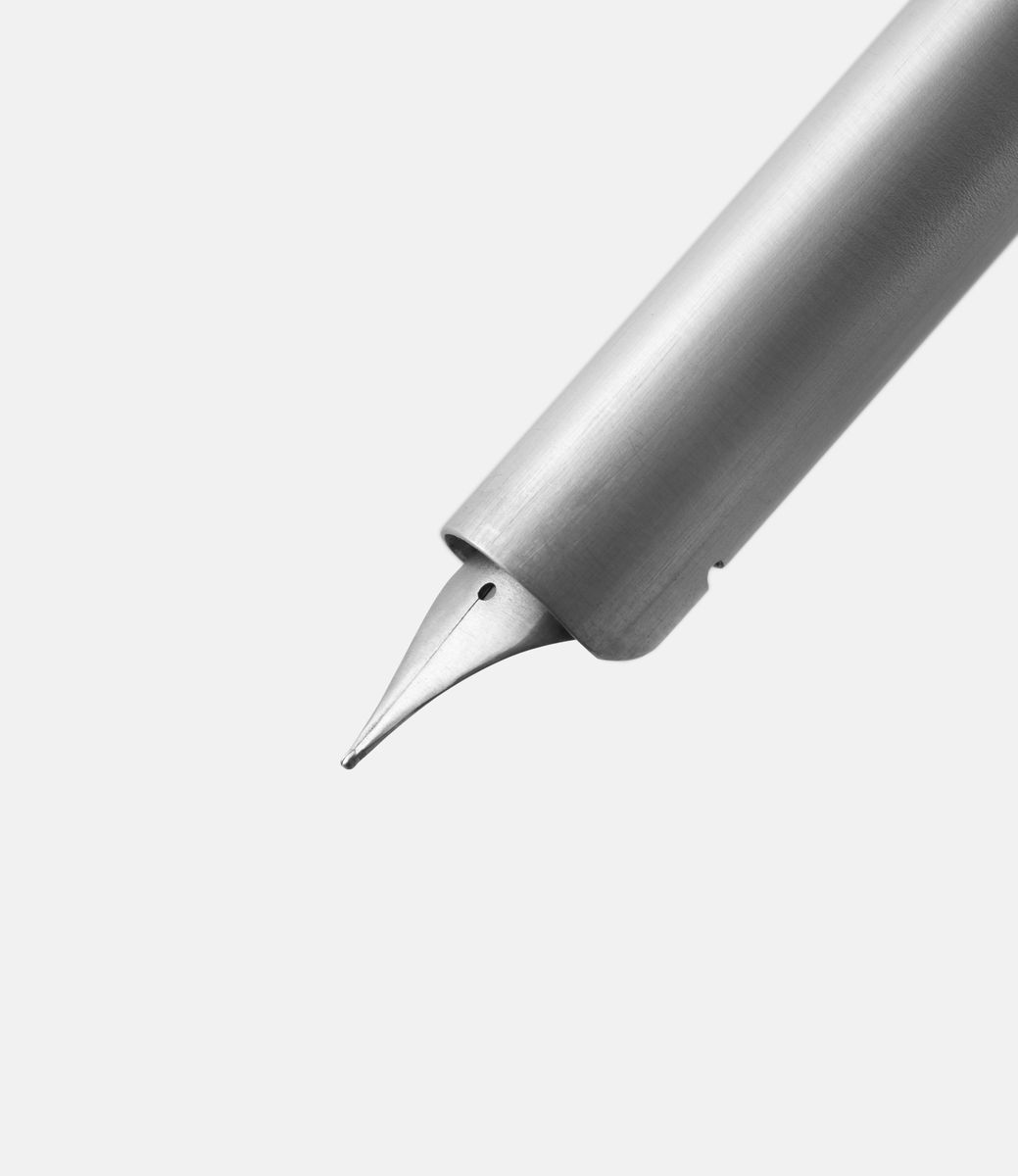 Lucio Rossi Ink Machine — перьевая ручка из нержавеющей стали