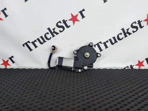 Моторчик стеклоподъемника правый 2023г