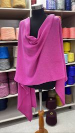 Нежный палантин из мериносовой пряжи "Орхидея"