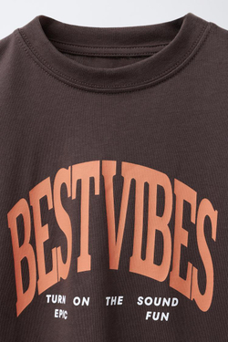 ZARA ФУТБОЛКА С ДВОЙНЫМИ РУКАВАМИ В СТИЛЕ ПРЕППИ, КОРИЧНЕВЫЙ