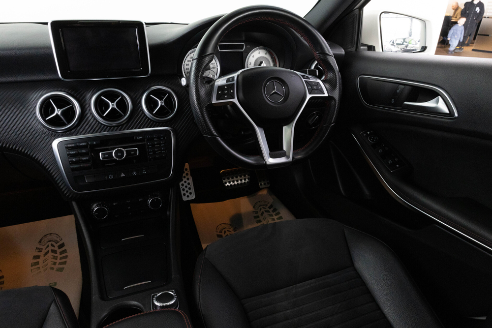 Mercedes-Benz A-Class, 2015 год