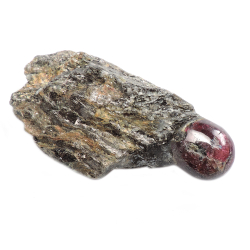 Гранат альмандин в породе(полировка) асс.