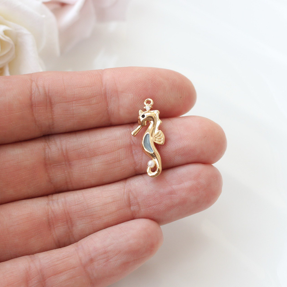 п532-з Подвеска "Морской конек" с фианитом 23*10мм, позолота