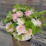 Розовое облако — корзина ароматных роз