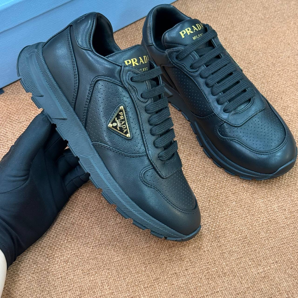 Кроссовки Prada