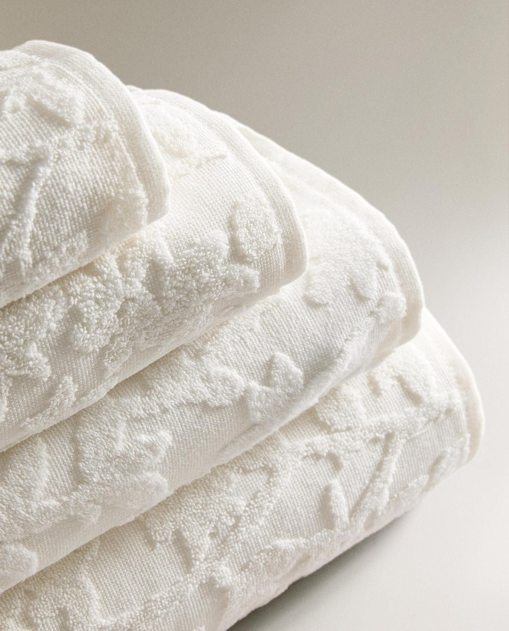 Zara Home - Жаккардовое банное полотенце с цветочным рисунком, белый, 30х50 см