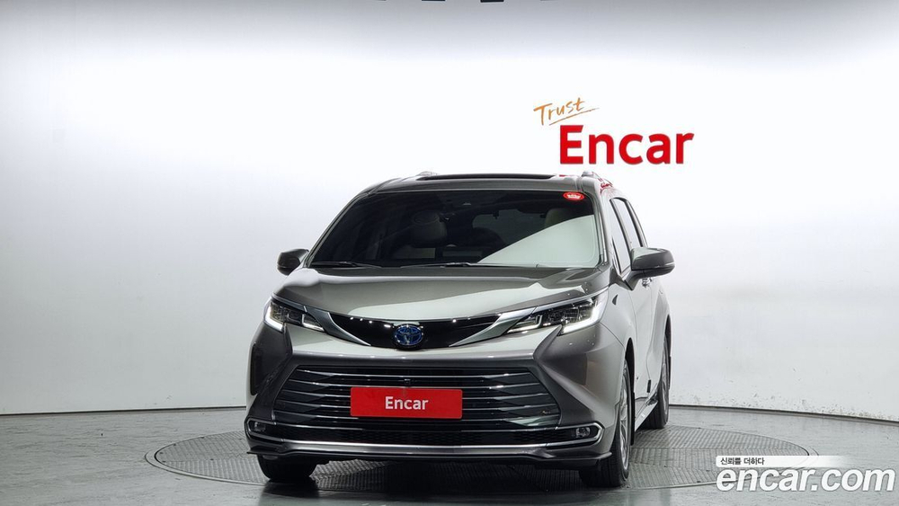 Toyota Sienna 4 Generation 2.5 Hybrid AWD (12.2023)