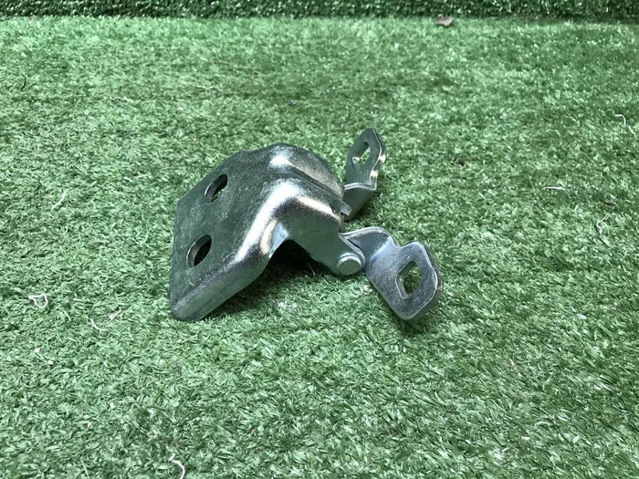 Петля двери Renault Logan 1 (2004-2015)