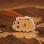 НЭЦКЭ «Императрица с цветком пиона»