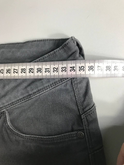 Джинсы обтягивающего кроя, визуально на 42 размер