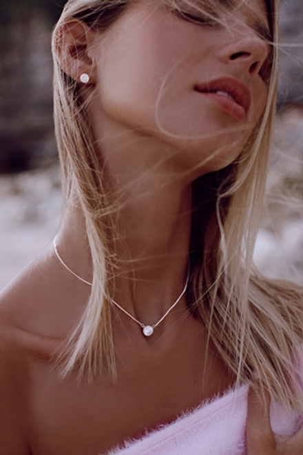 Колье «Капля» с белым цирконом