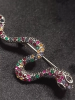 Брошь-кулон змея с разноцветными стразами