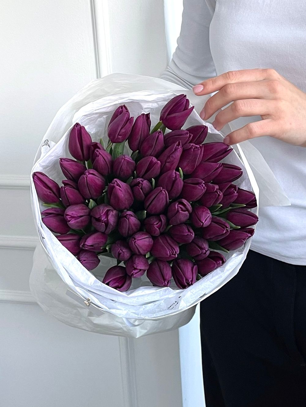 Букет из 51 фиолетового тюльпана - доступен к заказу с 3.03.2025