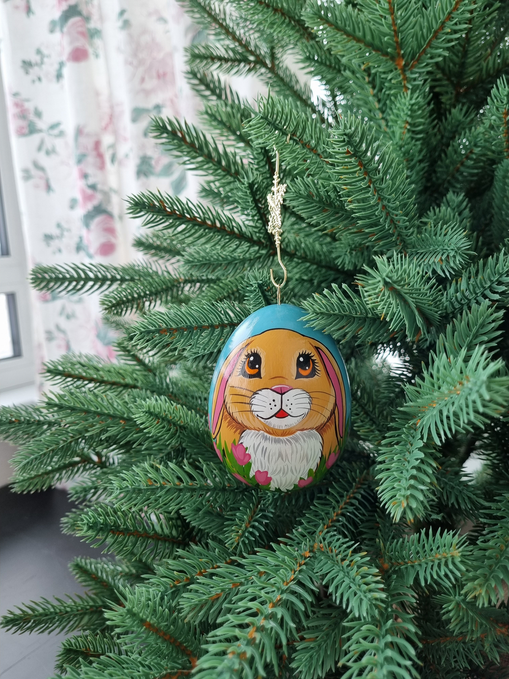 Фарфоровое пасхальное  яйцо "Весенний кролик"