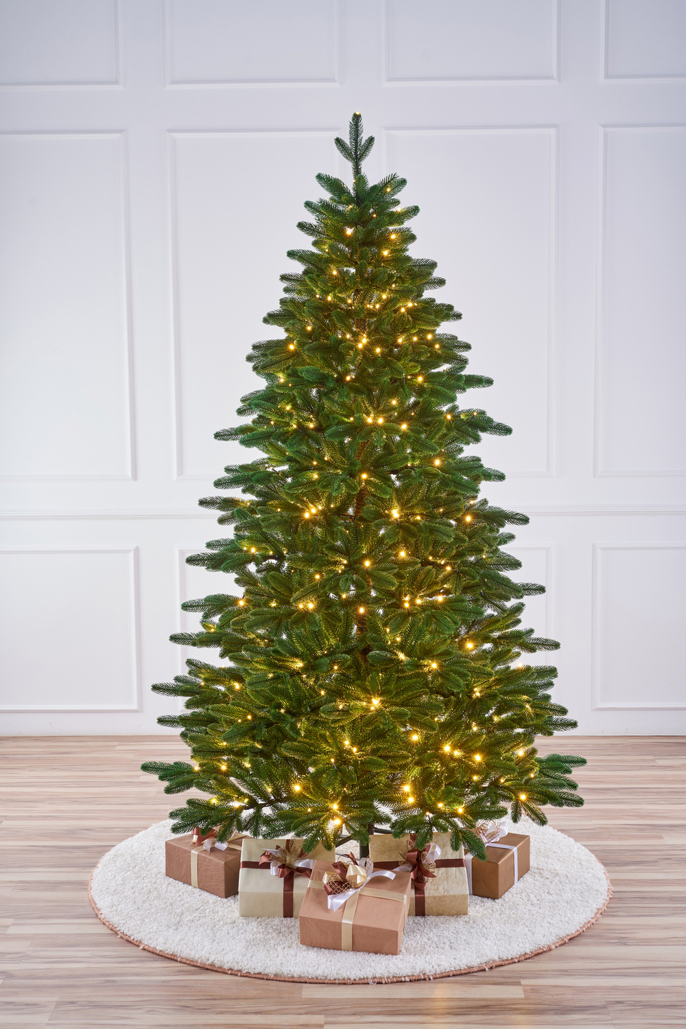 Ель искусственная с лампочками Смоленская