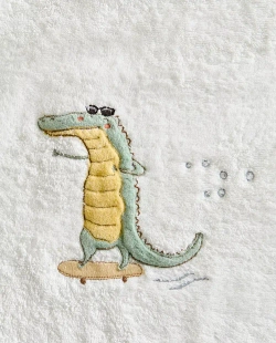 ZARA HOME ДЕТСКОЕ МЯГКОЕ ПОЛОТЕНЦЕ С ВЫШИВКОЙ, СИНИЙ