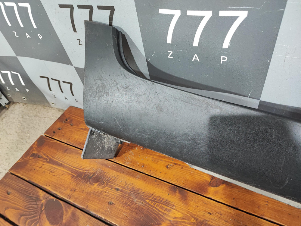 Накладка порога правого Kia Sportage 3 (SL) 10-16 Б/У Оригинал 877523U000