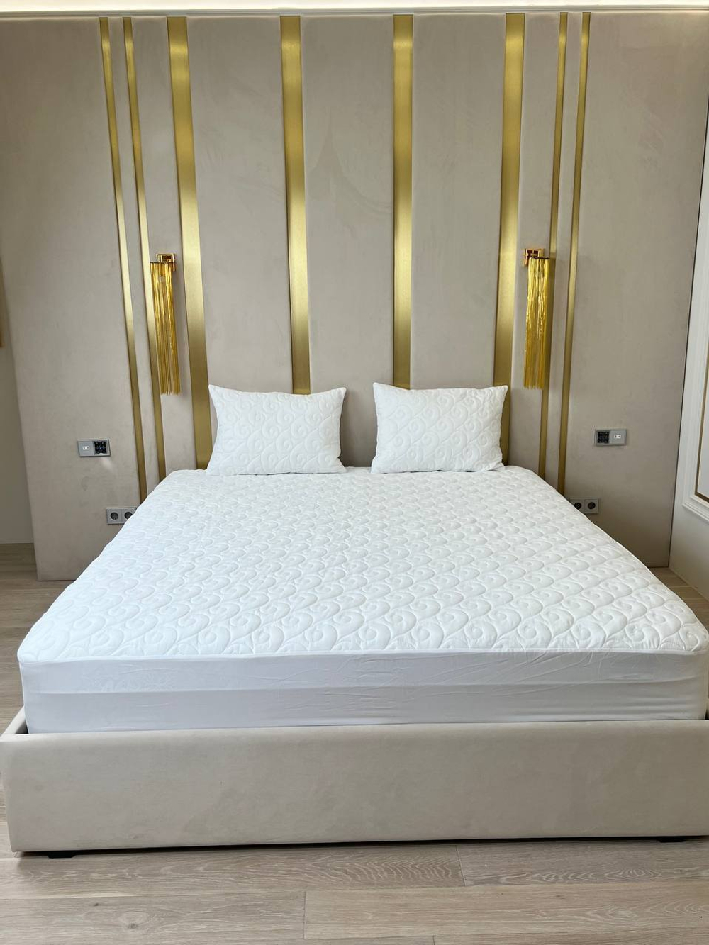 Наматрасник INVA защитный стеганный непромокаемый с бортиком 150 х 200 см / белый