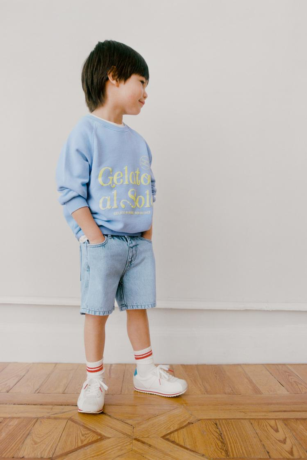 ZARA ДЖИНСОВЫЕ ШОРТЫ С ЭТИКЕТКОЙ, ВЫЦВЕТШИЙ СИНИЙ