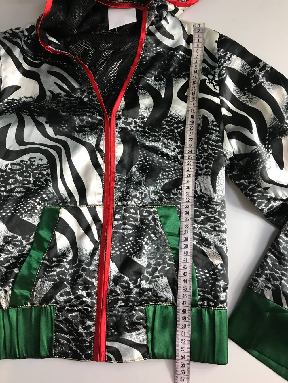 Куртка Fabrizia тонкая, маркировка 36, визуально на 42 размер