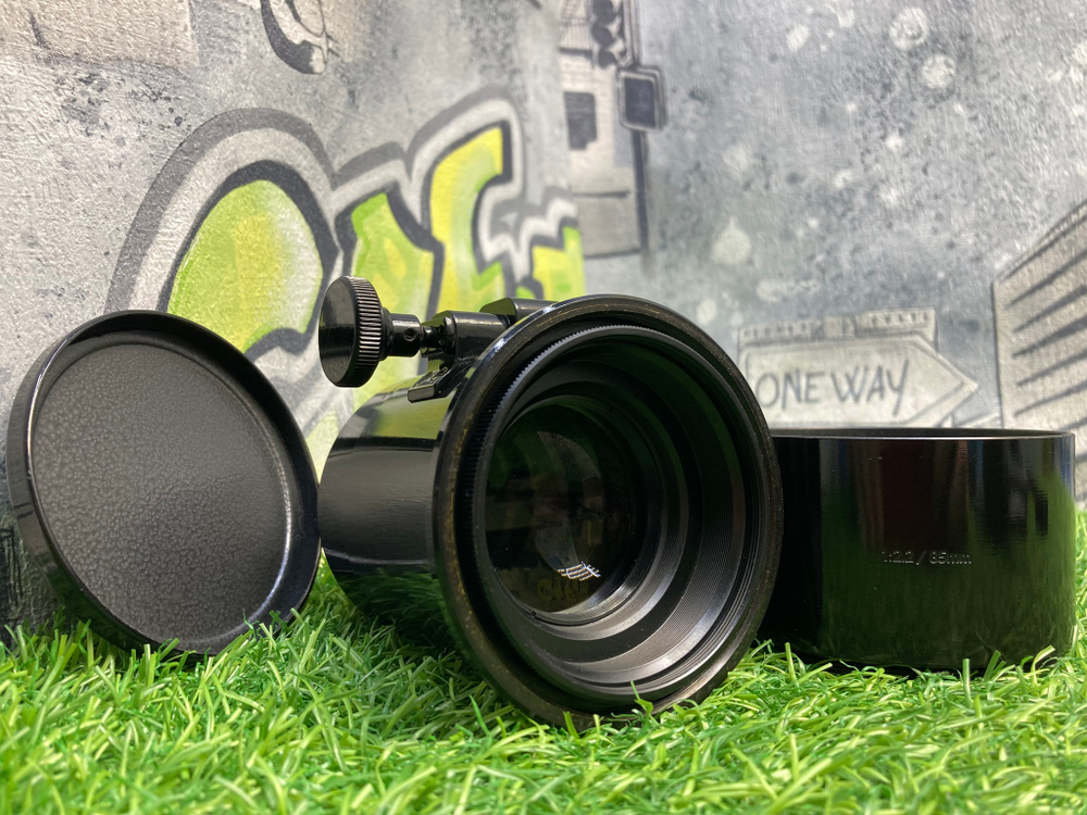 New Petzval 2.2/85mm Nikon F