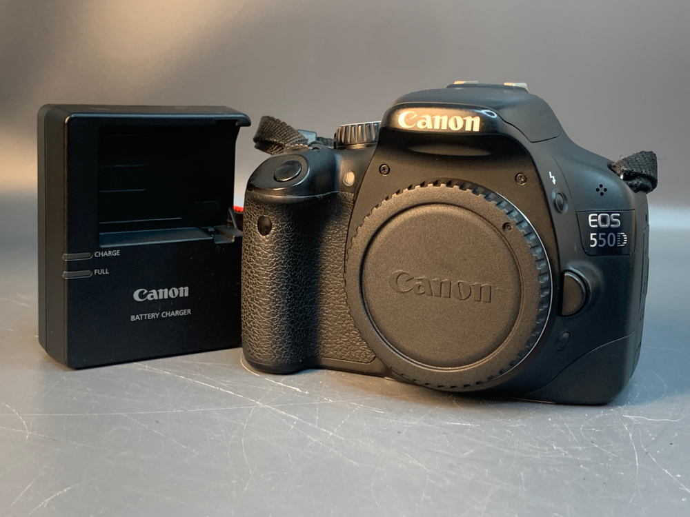Canon 550D Body 52886 Кадров