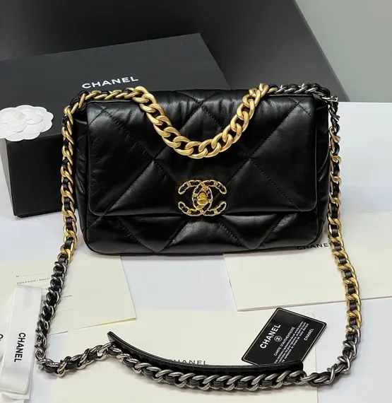 Сумка-конверт Chanel 19 среднего размера черный