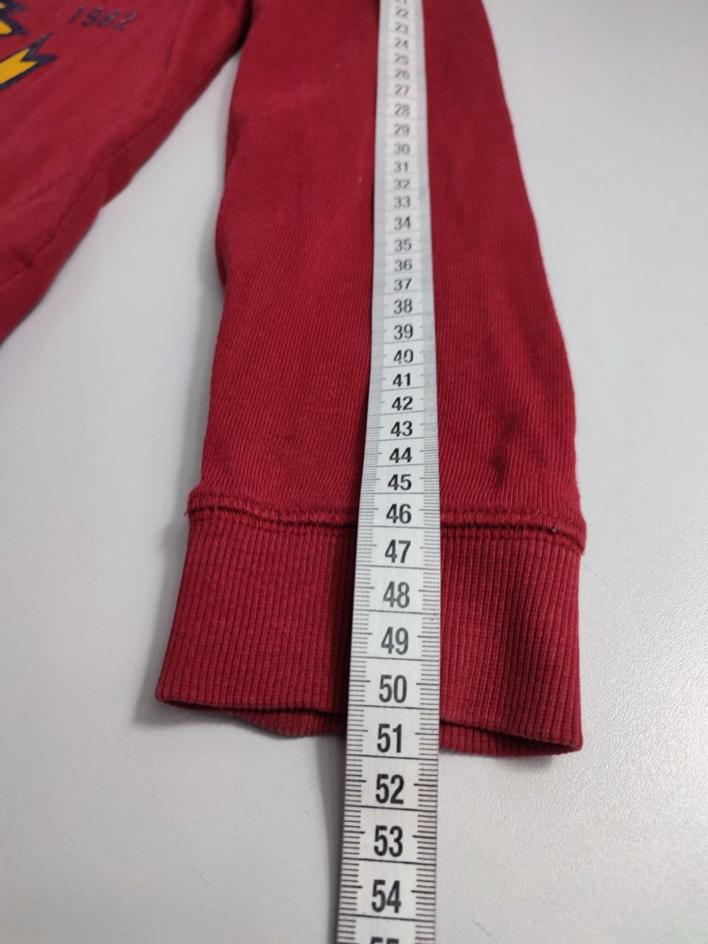 Свитшот H&M практичный на 8/10 лет