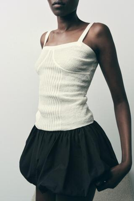 ZARA ТРИКОТАЖНЫЙ ТОП С ПЛИССИРОВКОЙ, ЭКРЮ