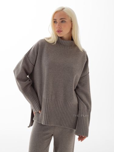 Серый трикотажный костюм с широкими резинками