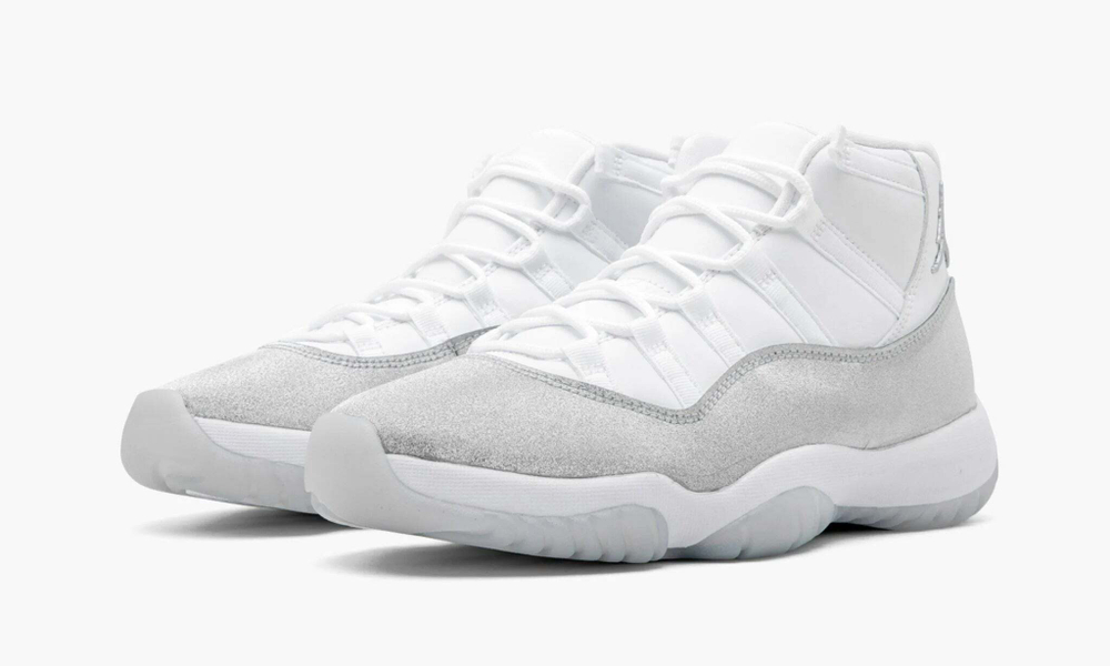 Air Jordan 11 Retro WMNS "Metallic Silver"