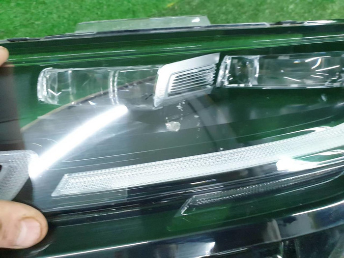 Фара левая Range Rover Velar (2017-2023) LED