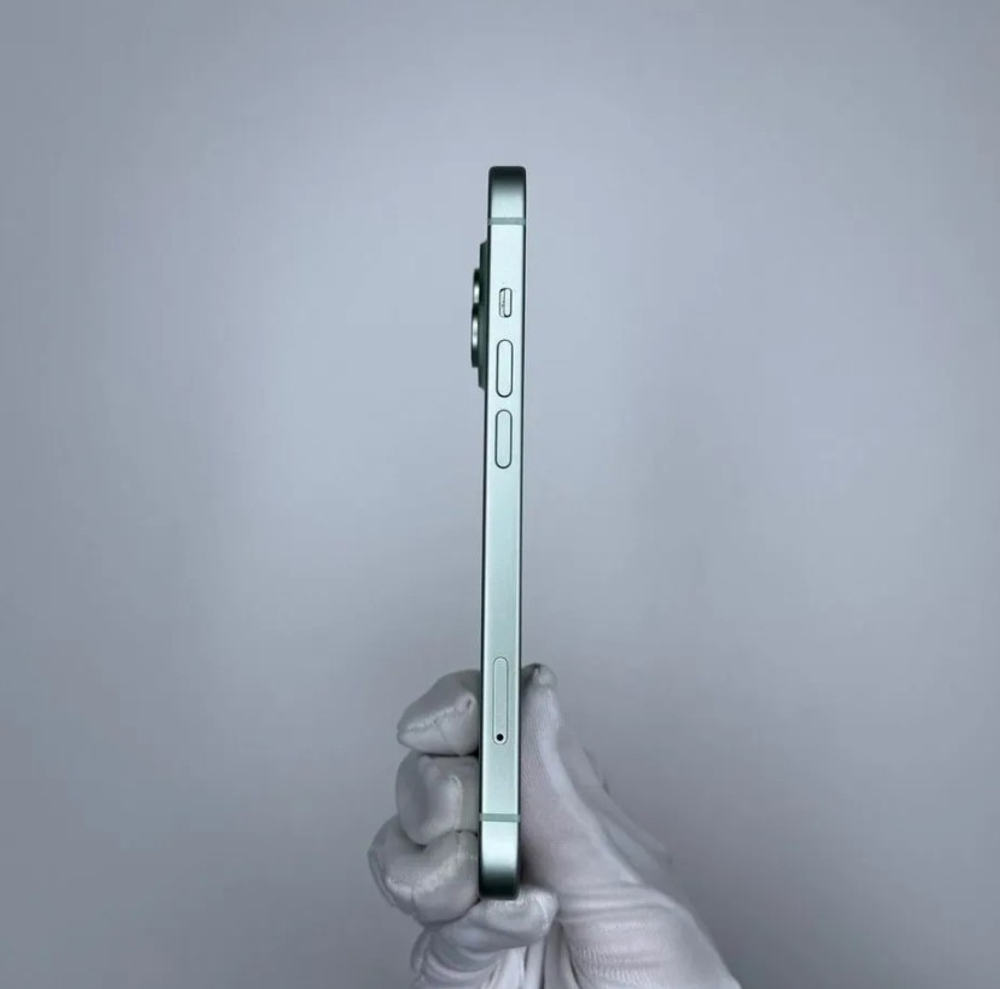 iPhone 15, 256 ГБ б/у