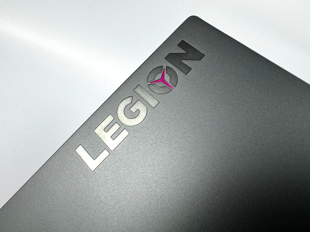 Игровой ноутбук Lenovo Legion 7 /RTX 3080 16GB/Ryzen 9 5900HX/16GB/1TB/16.0/2560x1600/165 Гц