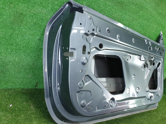 Дверь левая Mercedes E C238 (2016-2023)