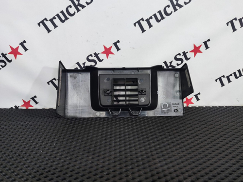 Накладка отопителя правая 2018г.