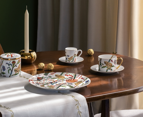 Романтика в каждой чашке: как создать атмосферу любви с помощью фарфоровой посуды