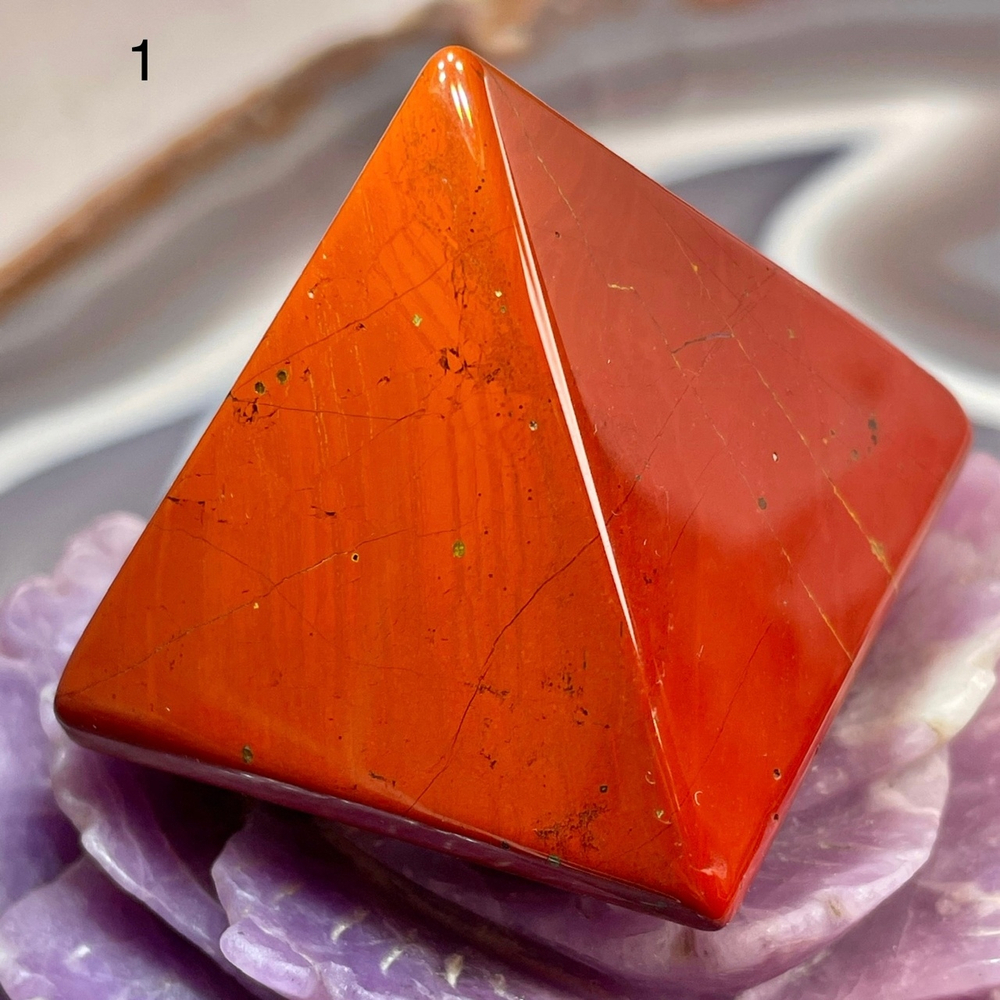 40303 Яшма красная Пирамида 40мм