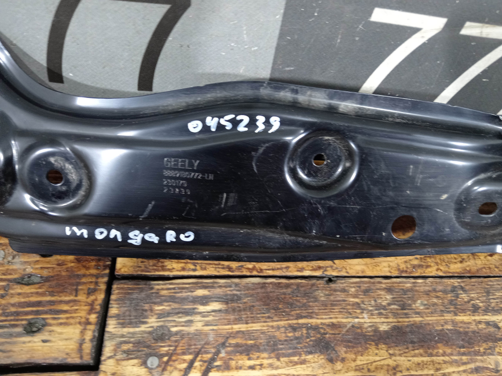 Кронштейн фары левой Geely Monjaro 21-нв Б/У Оригинал 5027142600