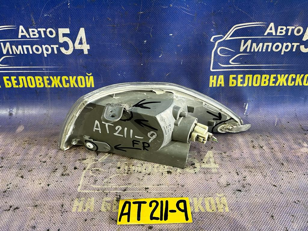 Габарит правый TOYOTA CARINA 1996-1998