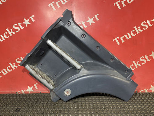 Корпус подножек левый