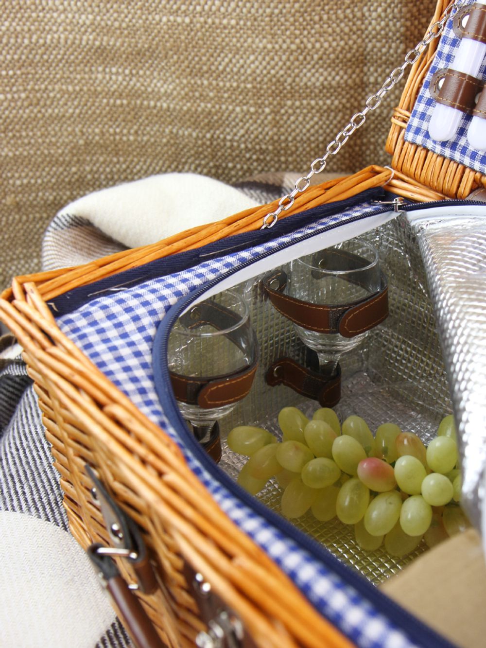 HOLYDAY BASKET Набор для пикника с термосумкой на 4 персоны