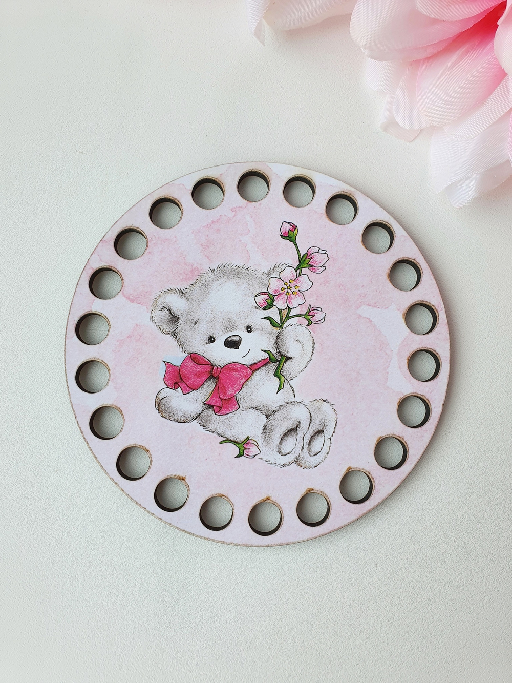 Круг диаметр 10 см, рисунок Мишка