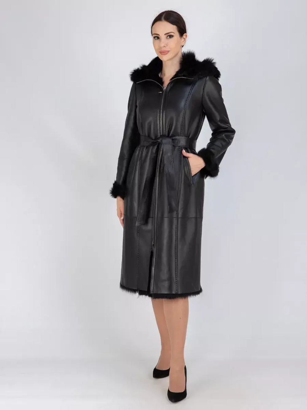 Дубленка зимняя с капюшоном натуральная