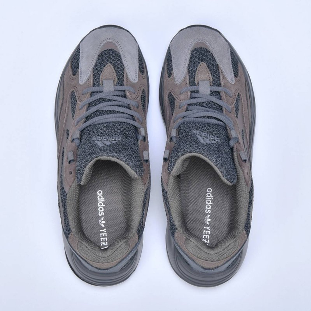 Кроссовки Adidas Yezzy Boost 700 арт 5469