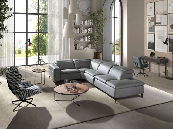 Вращающееся кресло 5142  из ткани черного и белого цвета