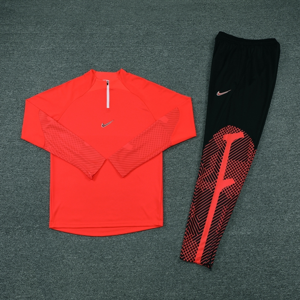 Купить cпортивный тренировочный костюм Nike для футбола