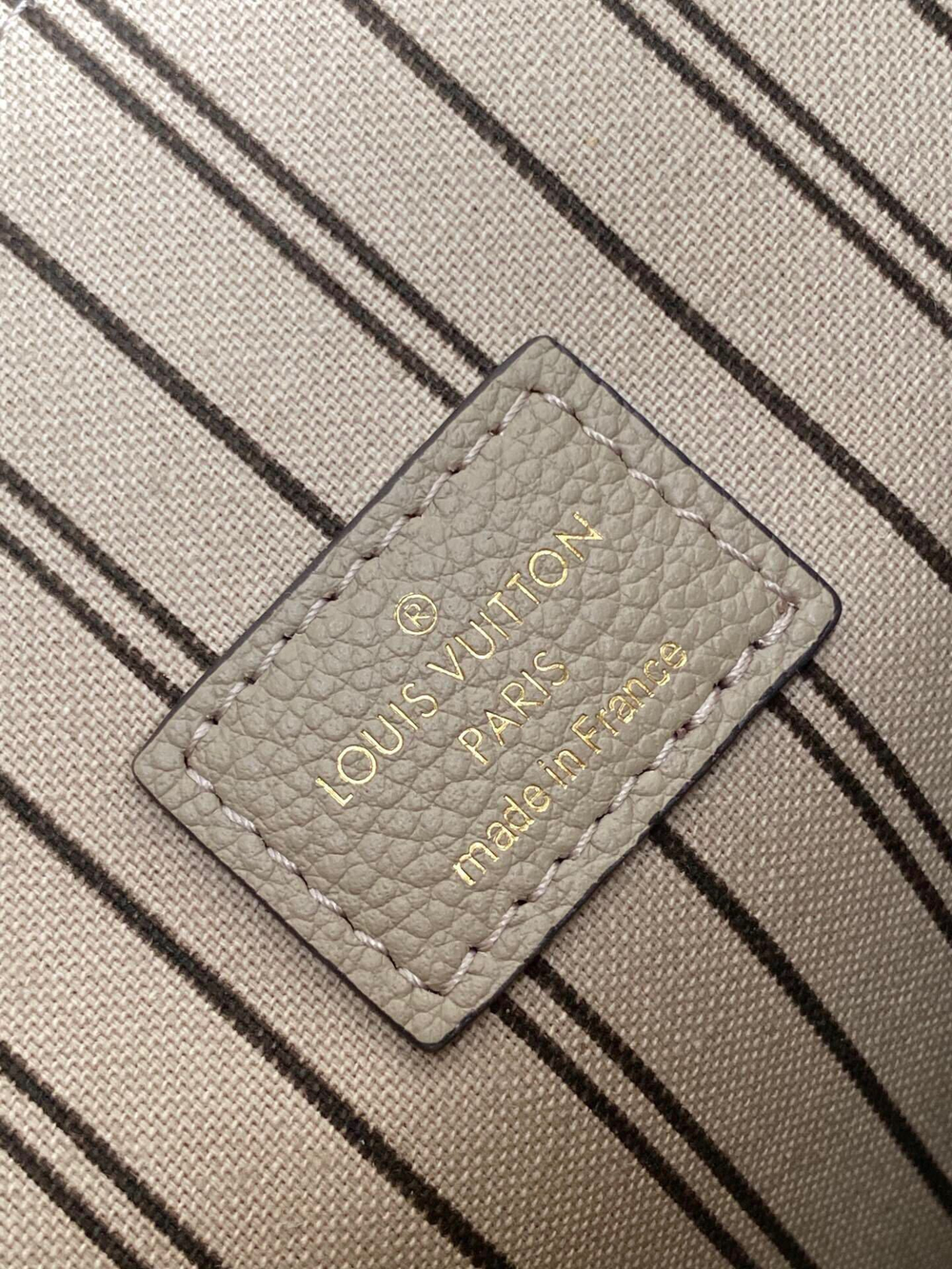 Louis Vuitton Pochette Metis