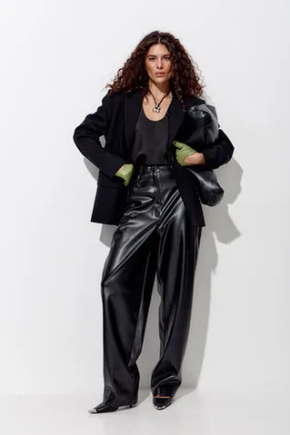 Брюки Baggy из экокожи черного цвета