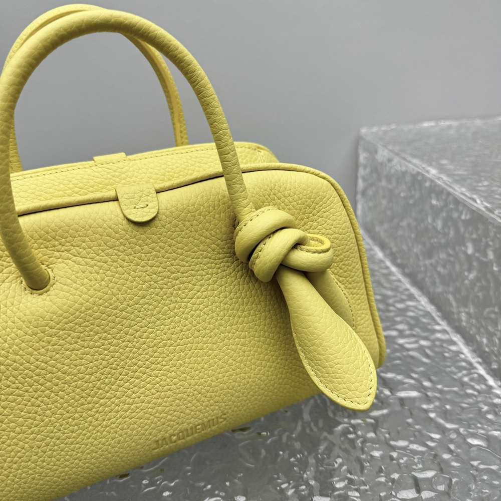 Jacquemus Small Turismo 26 cm